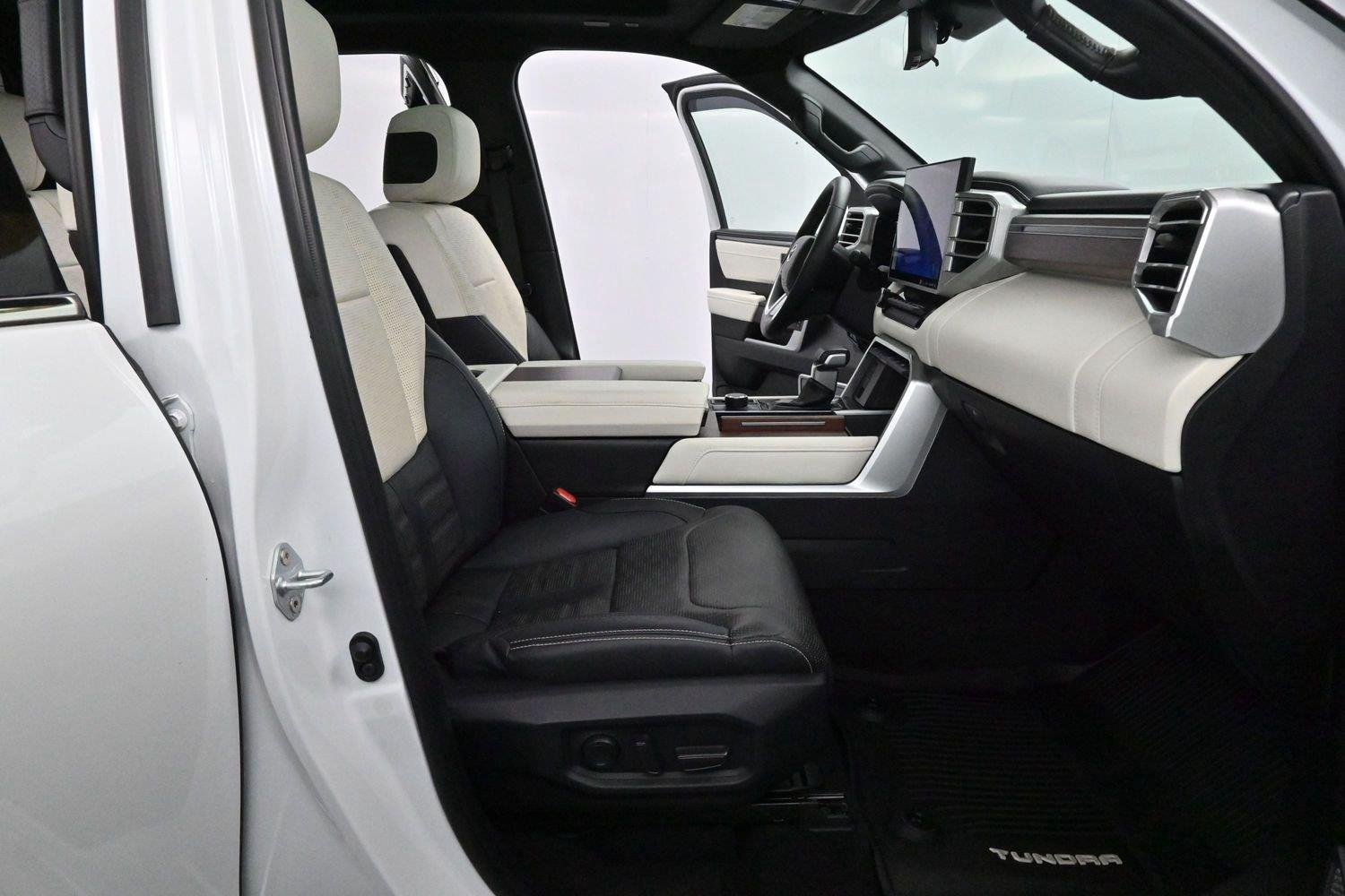 Used 2023 White Toyota Capstone Hybrid image 35