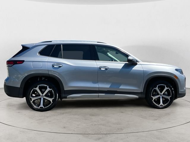 New 2025 Silver Volkswagen 2.0T SE image 2
