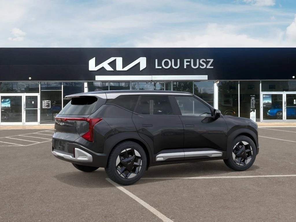 New 2027 Interstellar Gray Kia S image 6