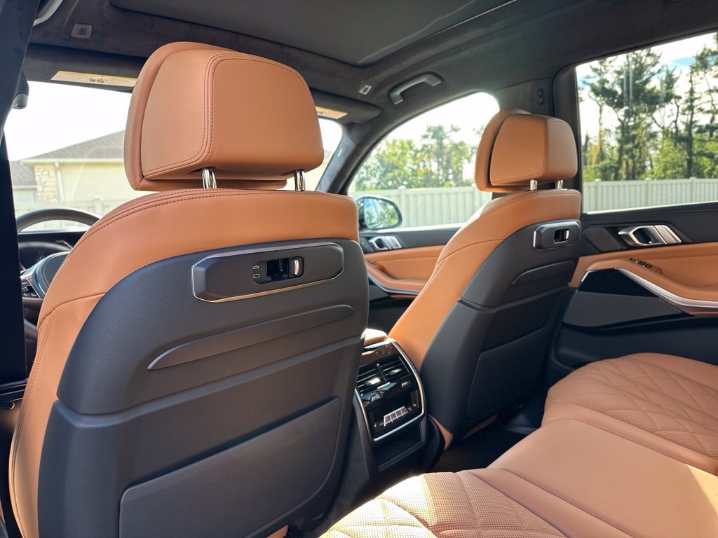 New 2027 Manhattan Green Metallic BMW xDrive40i image 23