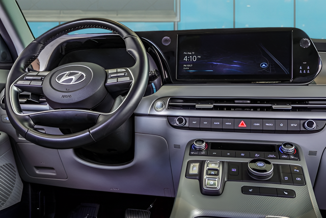 Certified Used 2025 White Hyundai SEL image 18
