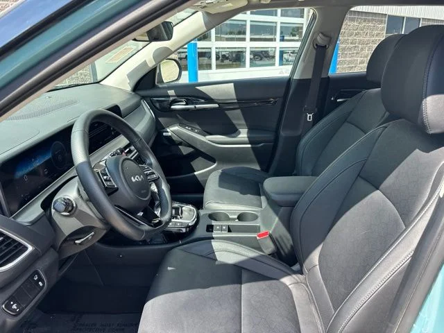 Used 2025 Blue Kia SX image 13