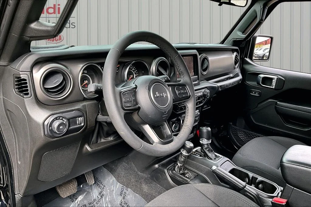 Used 2023 Black Jeep Sport S image 17
