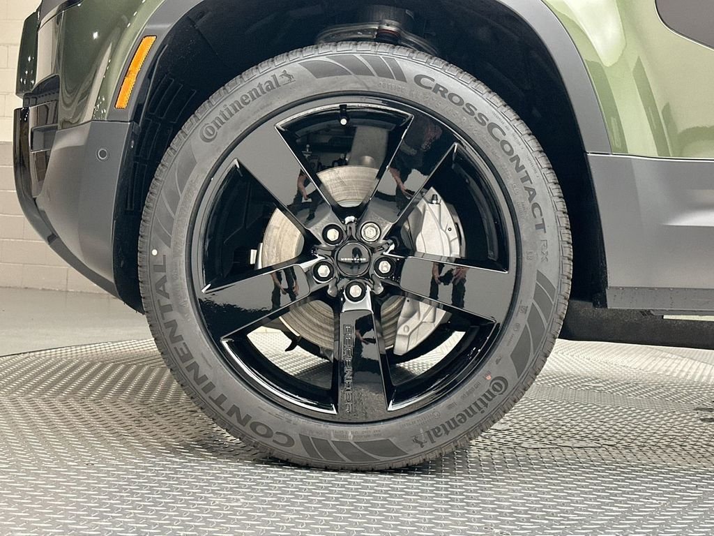 New 2026 Woolstone Green Land Rover S image 5