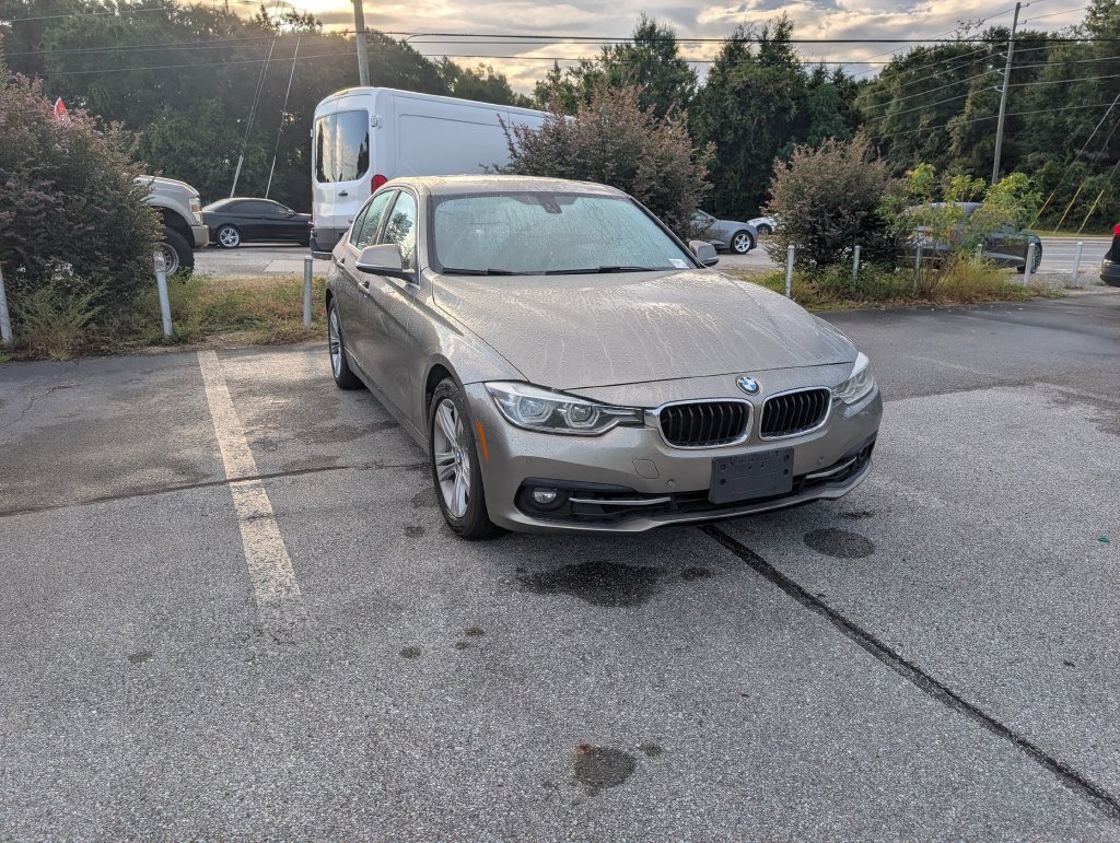 Used 2017 Silver BMW 330i image 3