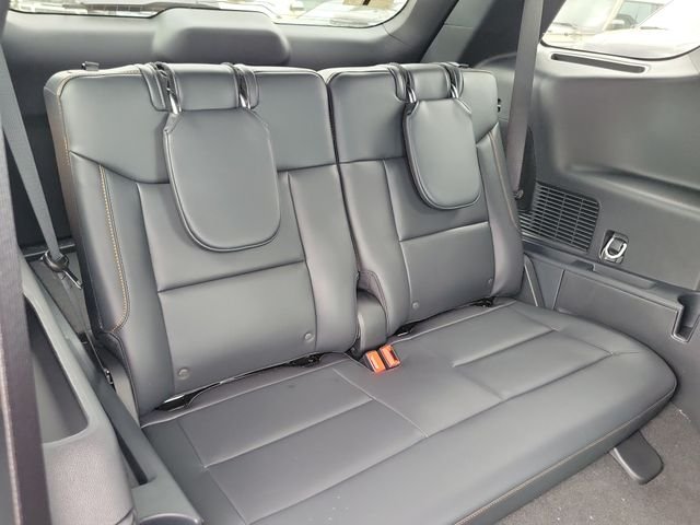New 2026 Carbonized Gray Metallic Ford Tremor® image 21