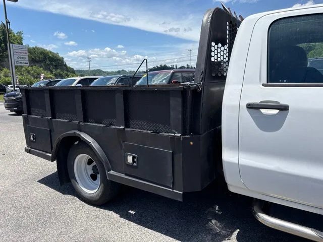 Used 2018 White Chevrolet Flat Bed image 4