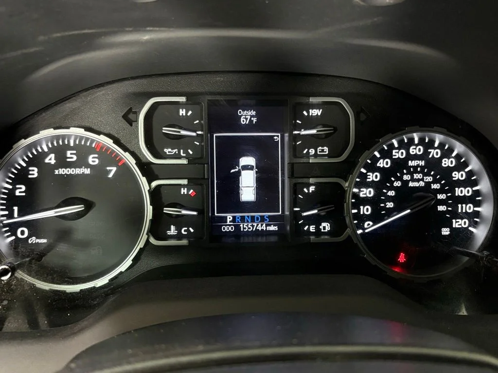 Used 2019 White Toyota SR5 image 21