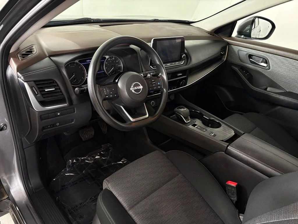 Used 2023 Gray Nissan SV image 17