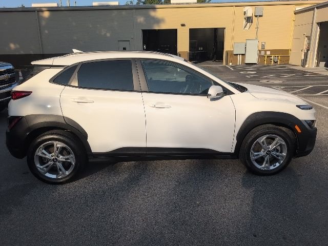 Used 2023 White Hyundai SEL image 9