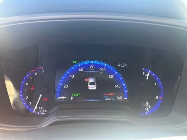 Used 2020 White Toyota LE image 8