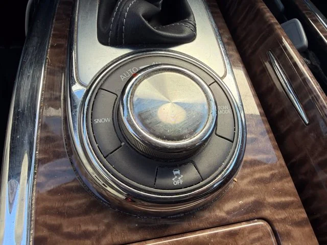 Used 2018 White Nissan SL image 17