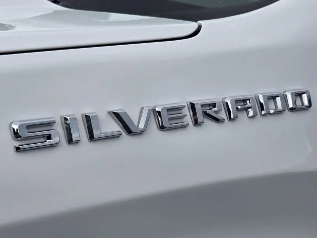 Used 2025 Summit White Chevrolet LT image 26