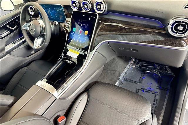 New 2026 MANUFAKTUR Moonlight White Metallic Mercedes-Benz GLC 300 image 57