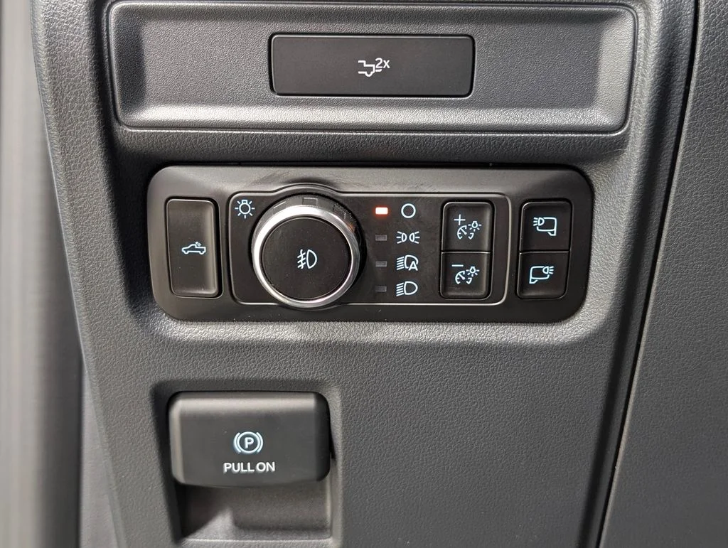 New 2026 Oxford White Ford XLT image 12
