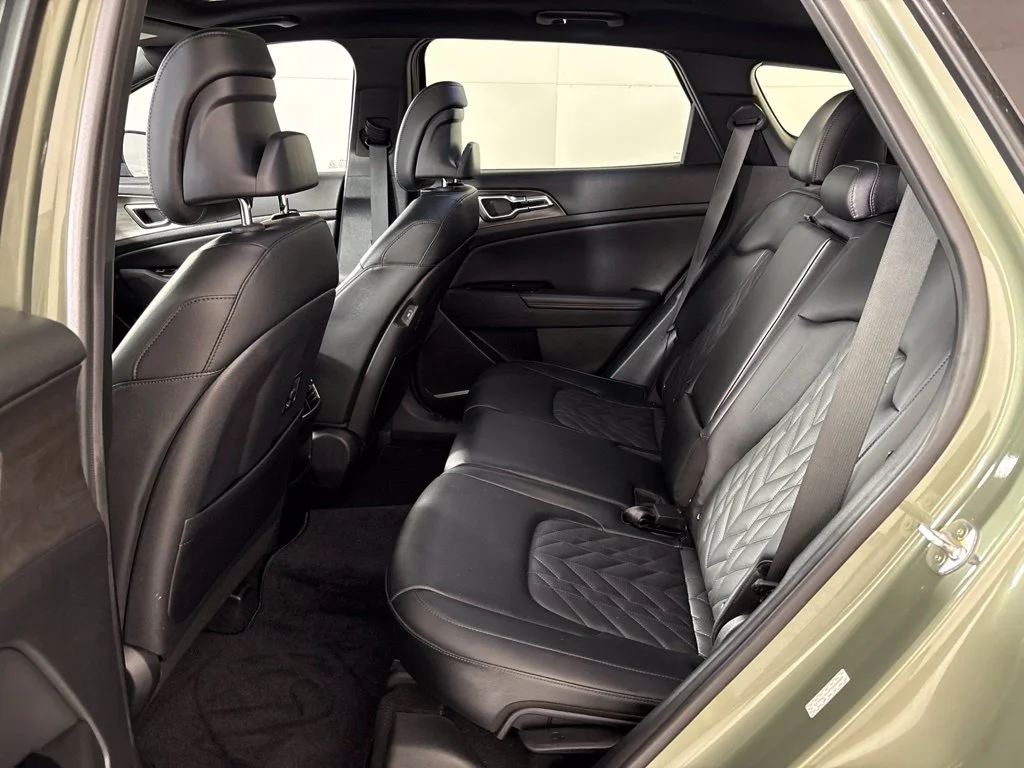 Used 2023 Green Kia X-Line image 24