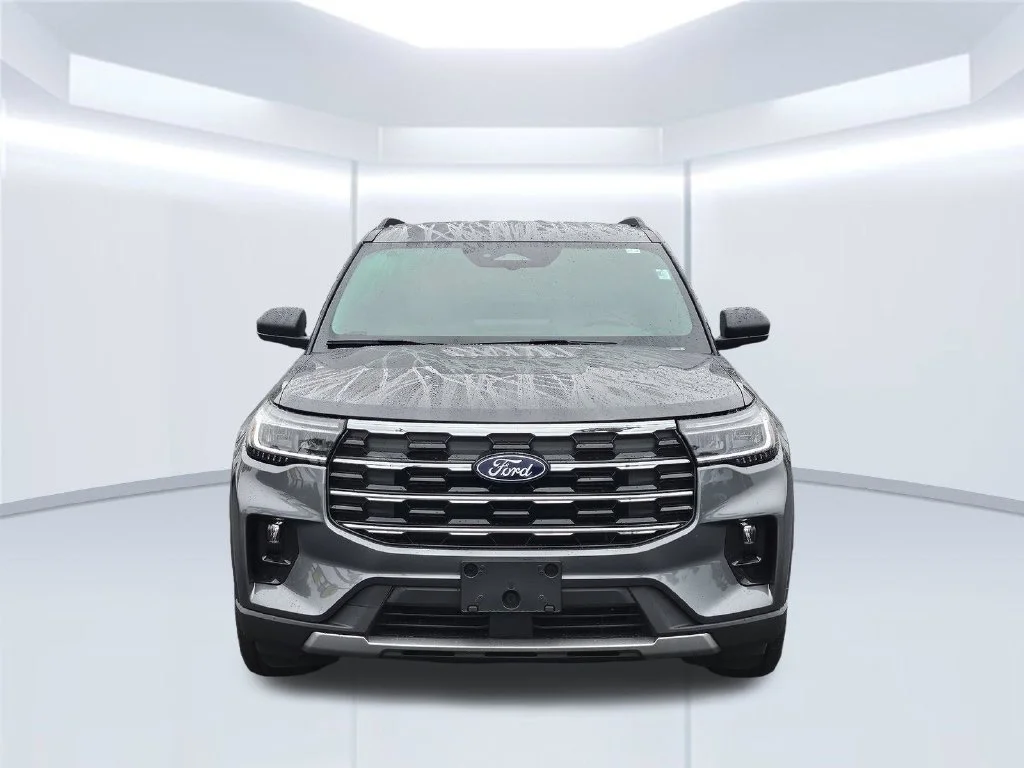 New 2027 Carbonized Gray Metallic Ford Active image 18