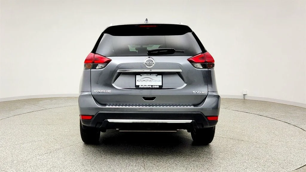 Used 2018 Gun Metallic Nissan AWD SV w/ Premium Package & Navigation image 6