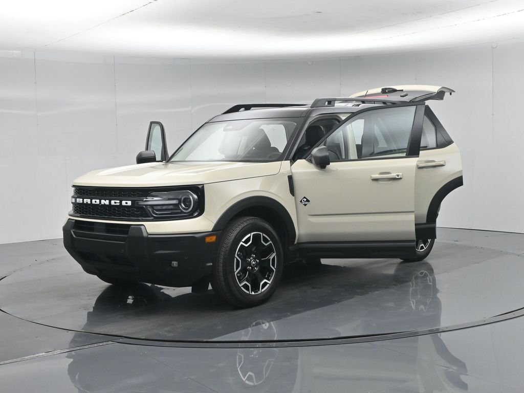 Certified Used 2025 Beige Ford Outer Banks image 33