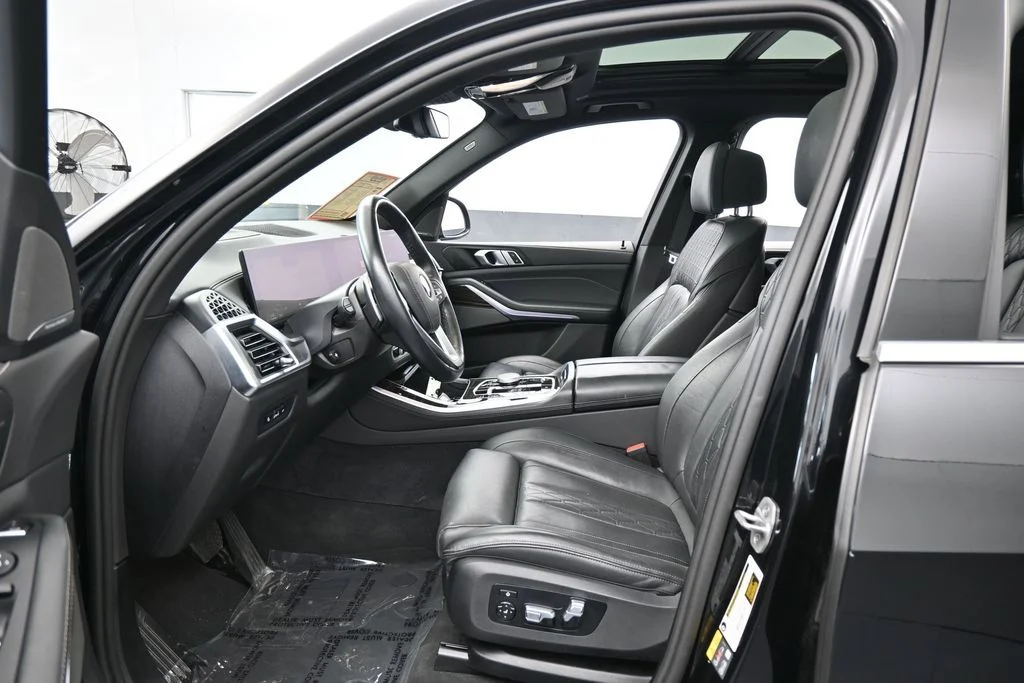 Used 2025 Black Sapphire Metallic BMW xDrive50e image 10