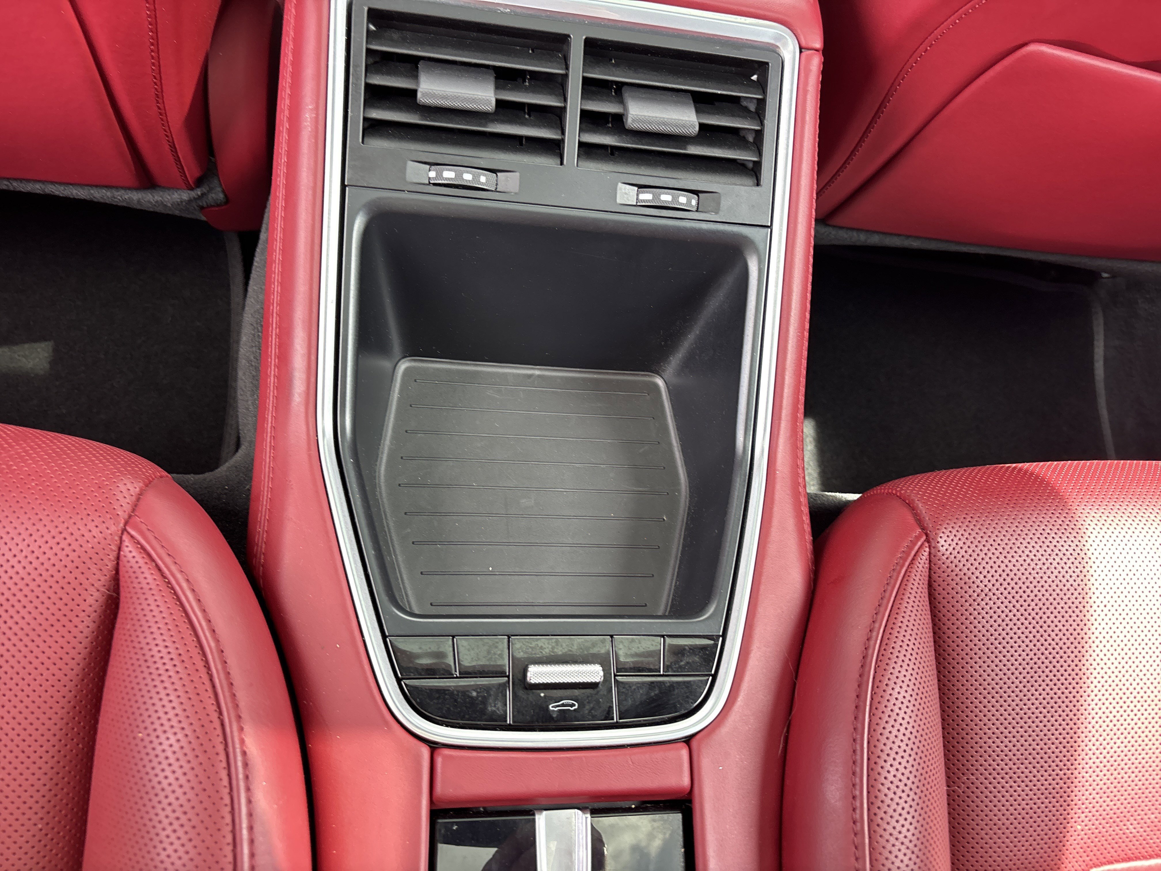 Used 2019 Black Porsche 4 AWD image 17