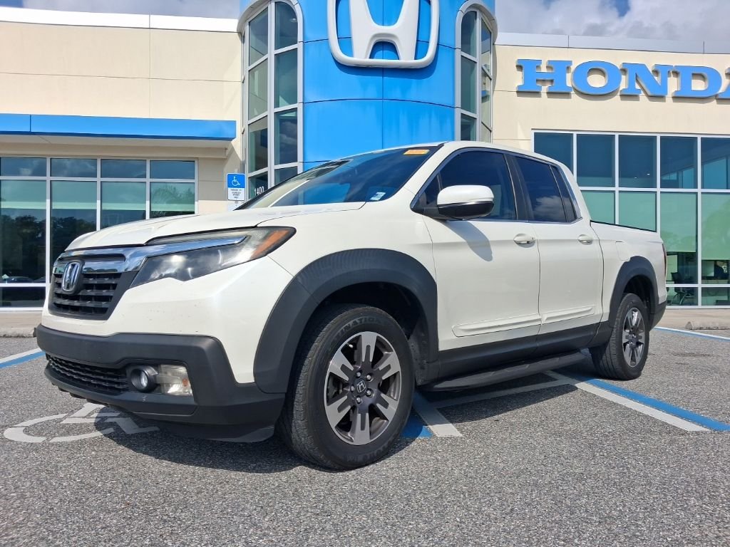 Used 2017 White Honda RTL-T image 1