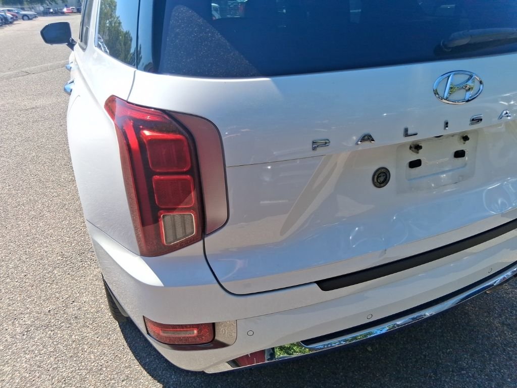 Used 2020 White Hyundai Limited image 7