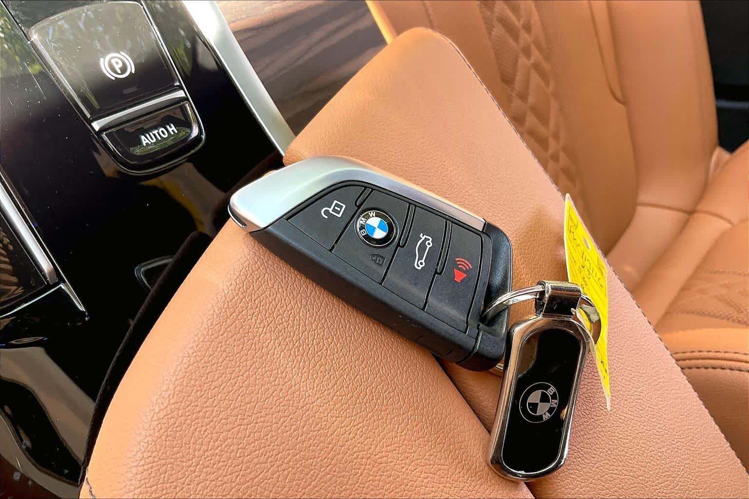 Used 2023 Alpine White BMW 530i xDrive image 14