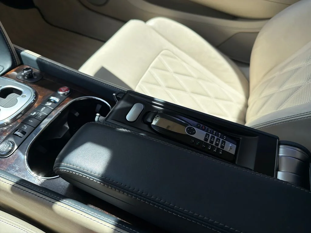 Used 2012  Bentley Base image 30