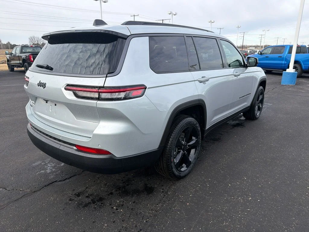 New 2026 Silver Jeep Limited image 5
