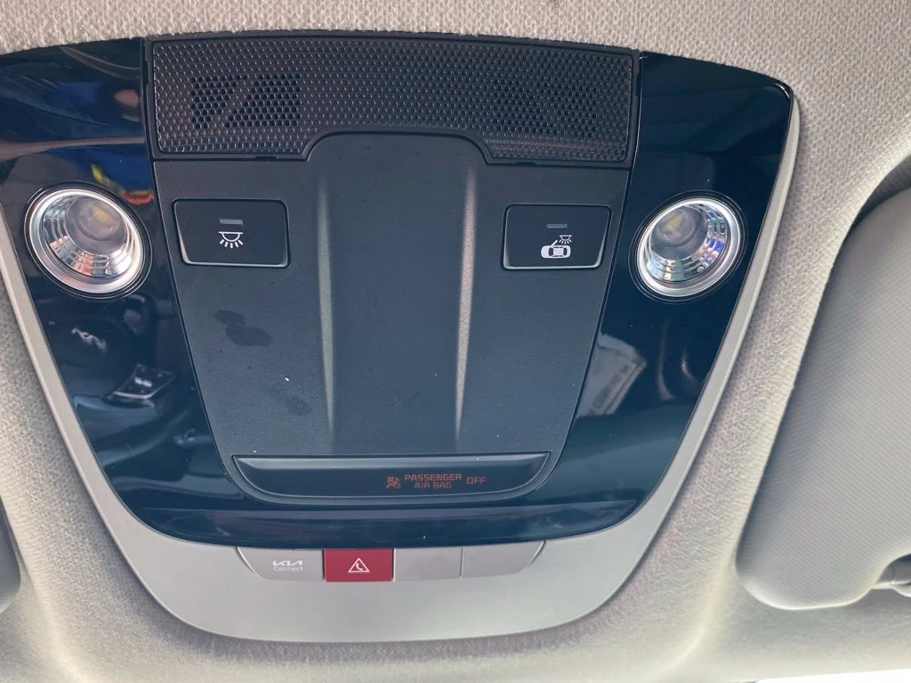 Used 2024 White Kia SX image 25