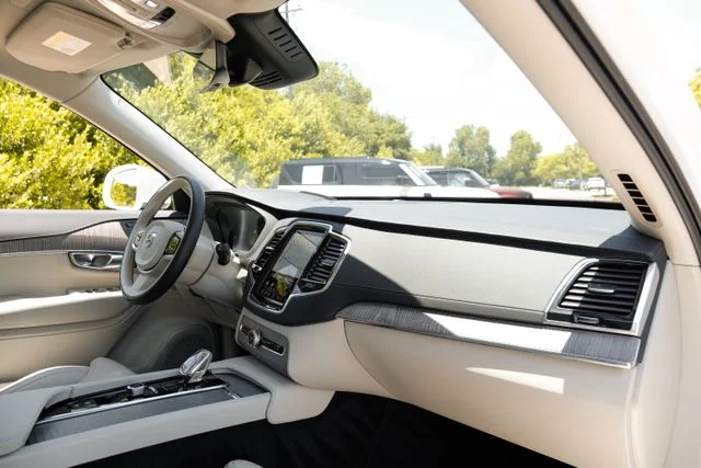 Used 2024 Crystal White Volvo Ultimate image 15