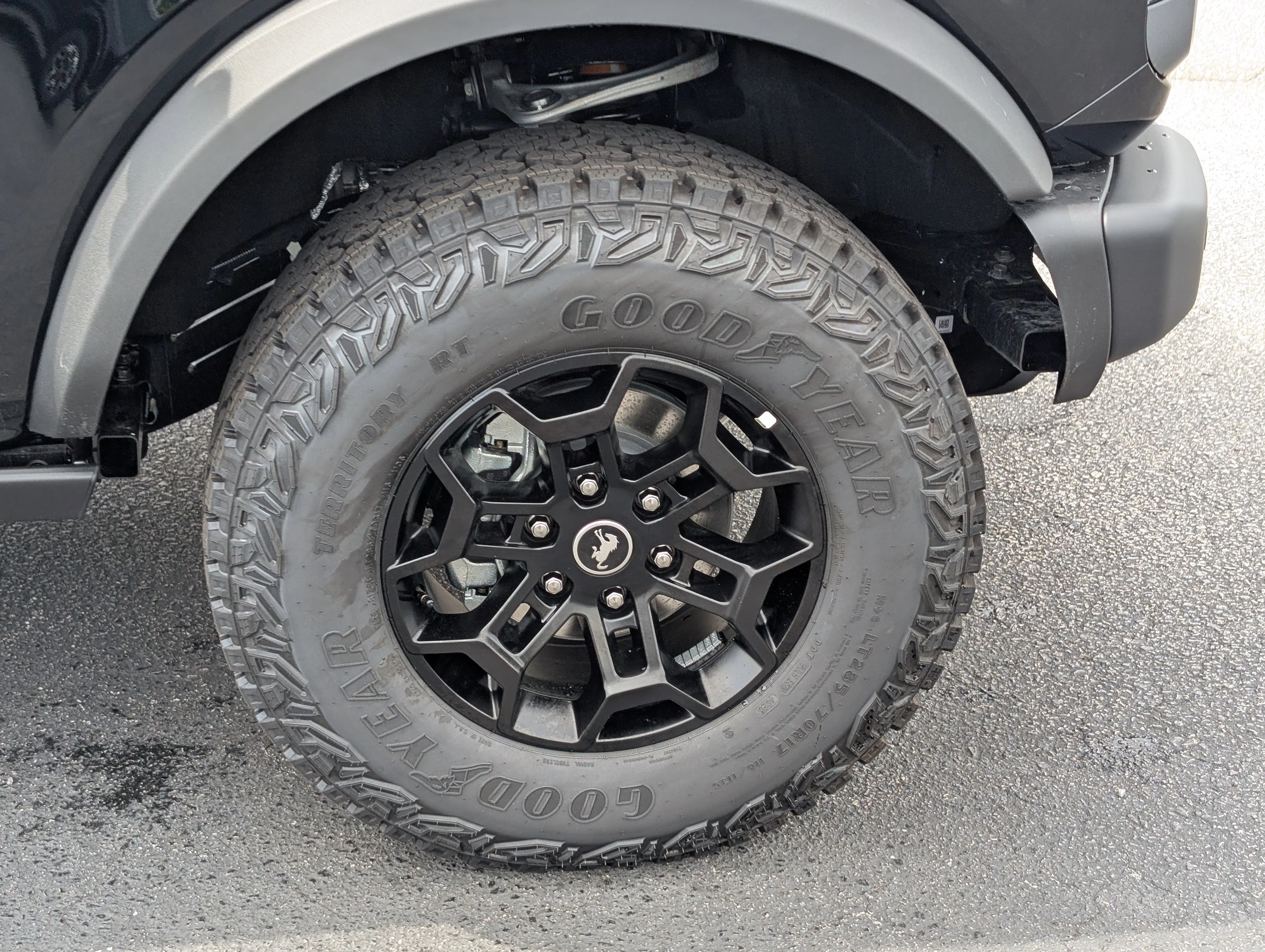 New 2026 SHADOW BLACK FORD Badlands image 7