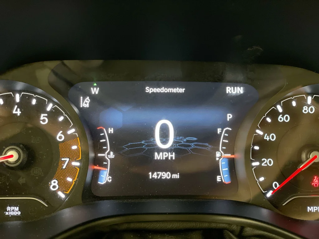 Used 2022 Diamond Black Crystal Pearl Coat Jeep Limited image 12