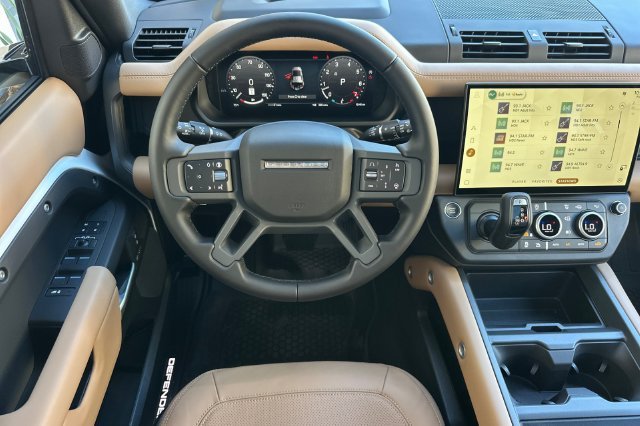 New 2026 Fuji White Land Rover X-Dynamic SE image 13