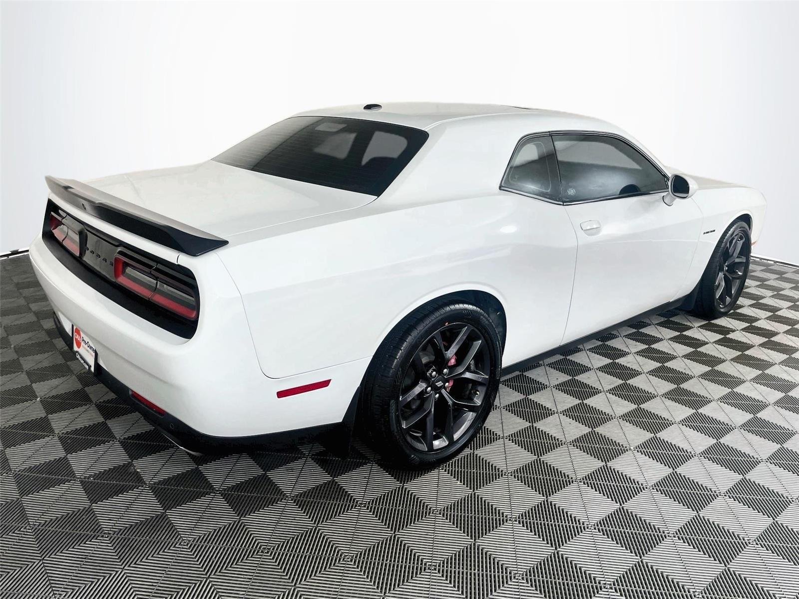 Used 2020 White Knuckle Clearcoat Dodge R/T image 9