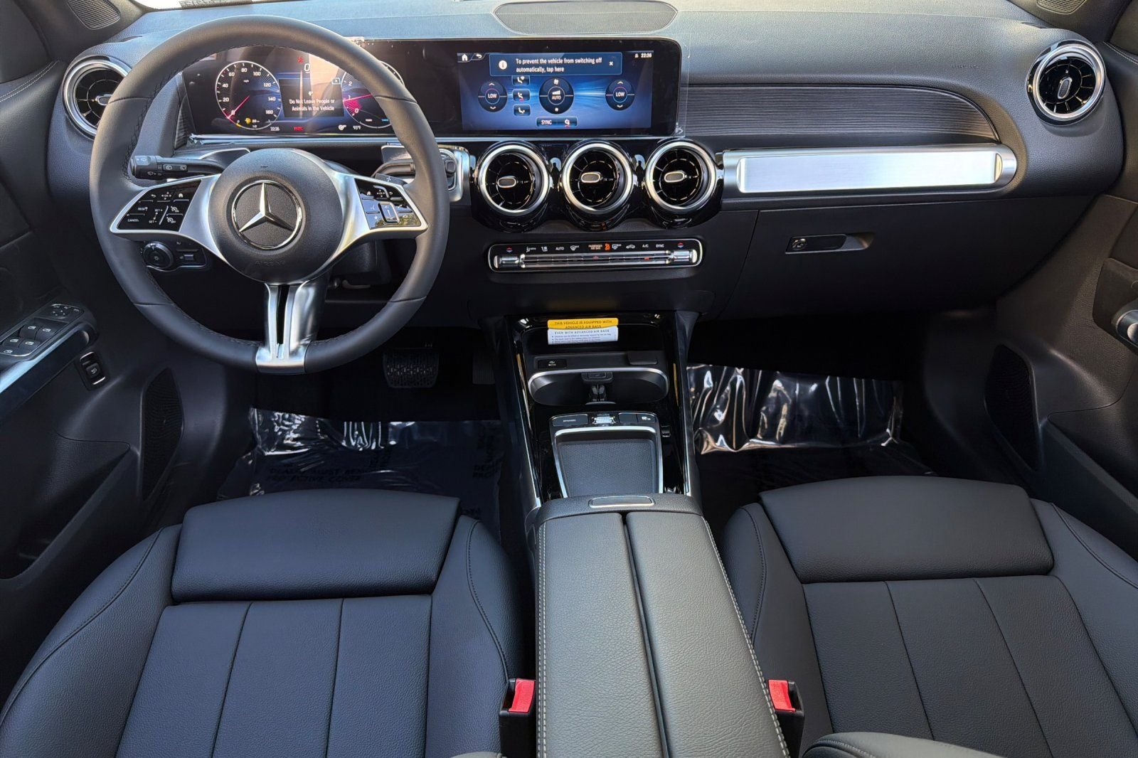 New 2026 Polar White Mercedes-Benz GLB 250 image 2