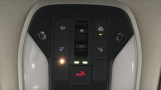 Used 2025 Majestic White INFINITI LUXE image 32