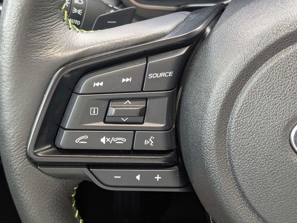 Used 2025 White Subaru Onyx Edition image 28