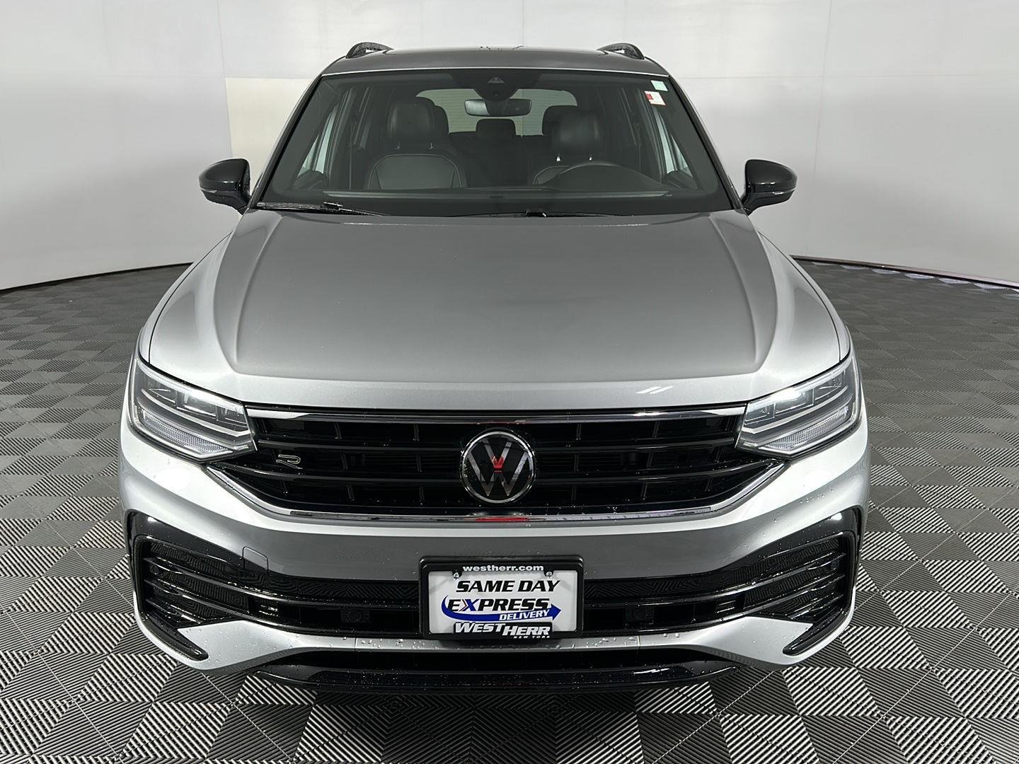 Used 2024 Pyrite Silver Metallic Volkswagen SE R-Line Black image 2