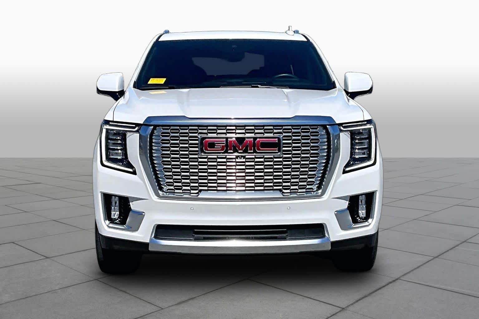 Used 2024 White Frost Tricoat GMC Denali image 4