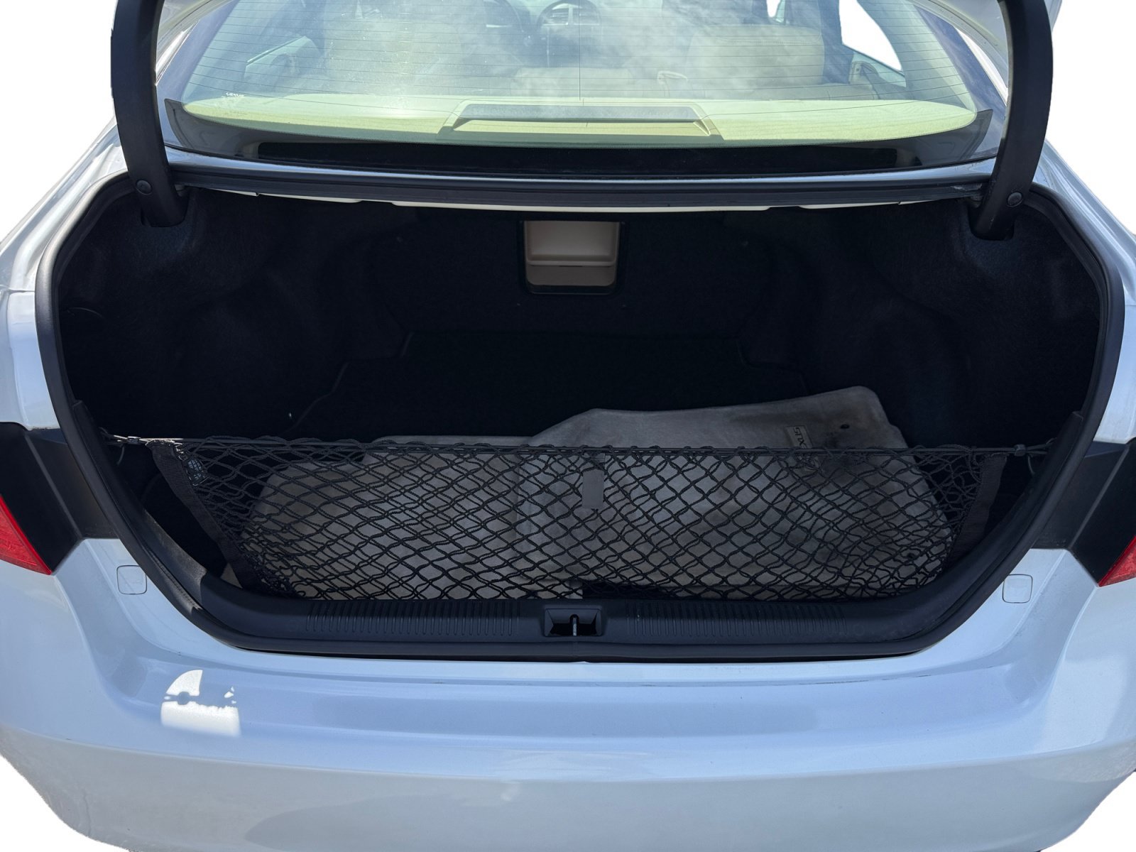 Used 2007 White Lexus 350 image 17