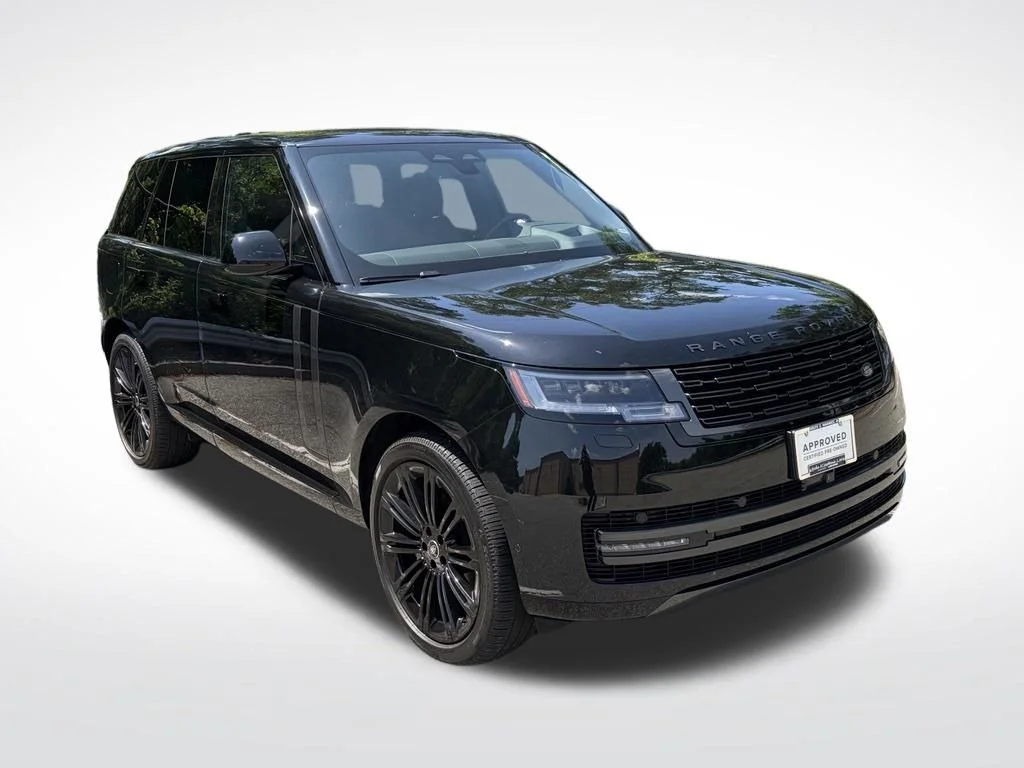 Certified Used 2025 Black Land Rover SE image 3