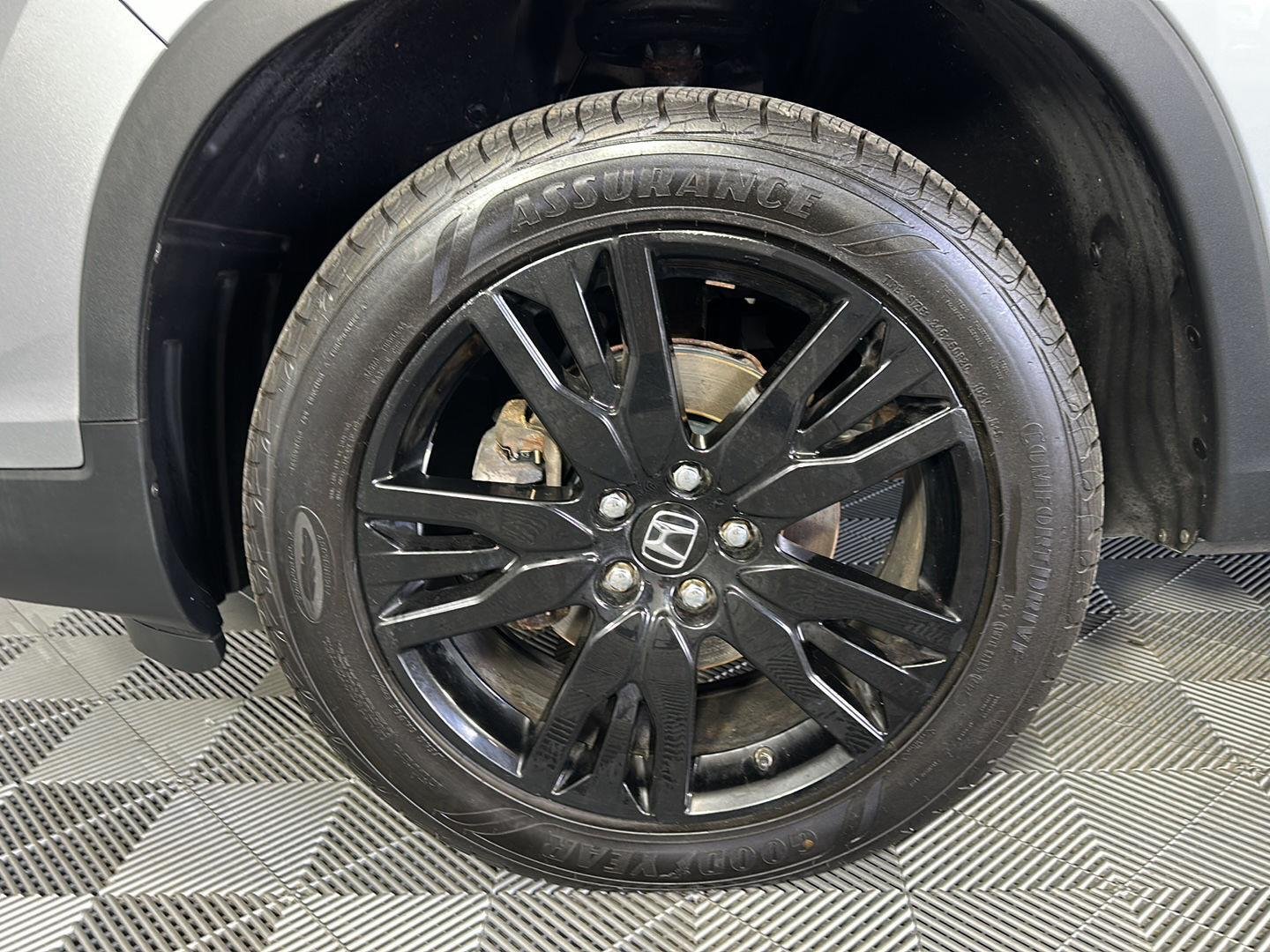 Used 2019 Lunar Silver Metallic Honda Sport image 6
