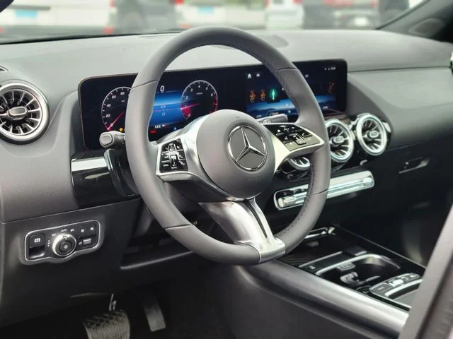Used 2026 Gray Mercedes-Benz GLA 250 image 18
