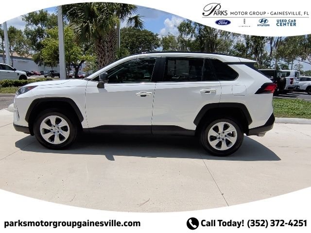 Used 2021 White Toyota LE image 10