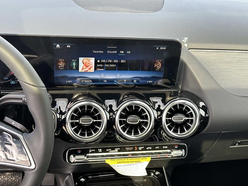Used 2026 Mountain Grey Metallic Mercedes-Benz GLA 250 image 22