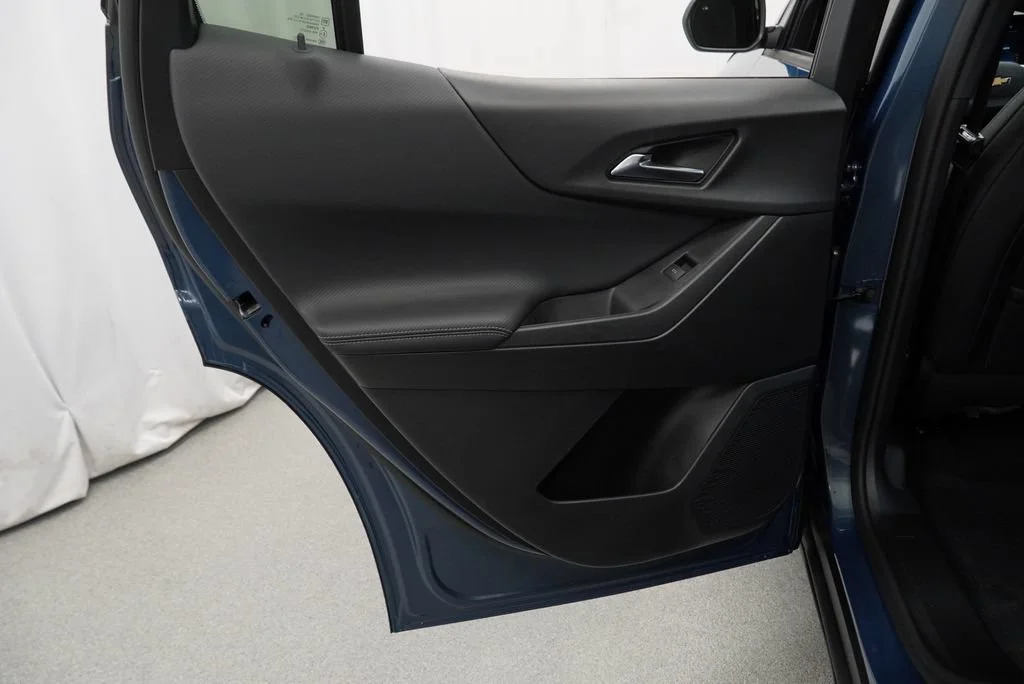 2027 Chevrolet Equinox LT - Photo 24