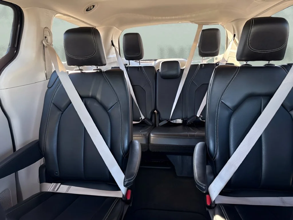 Used 2023 Black Chrysler Touring L image 12