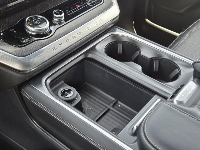 New 2026 Star White Metallic Tri-Coat Ford Platinum® image 37